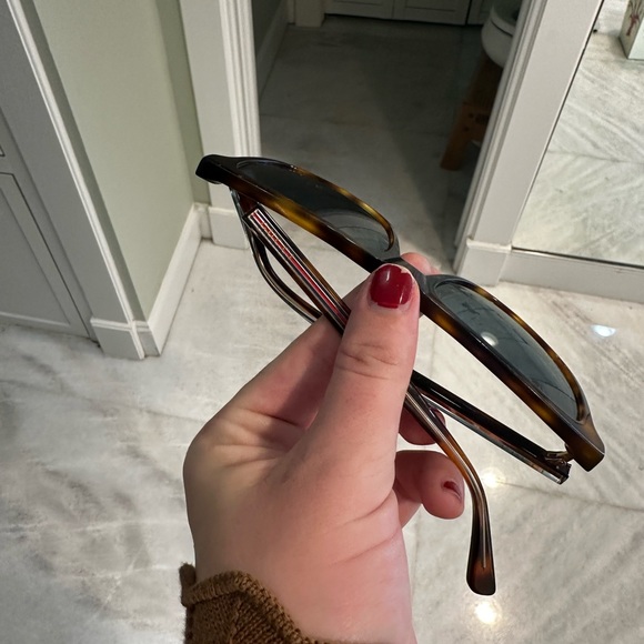 Authentic Gucci turtle glasses - Picture 3 of 5